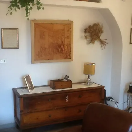 Alloggio Casa In Pietra בית נופש סנטו לוסורג'יו
